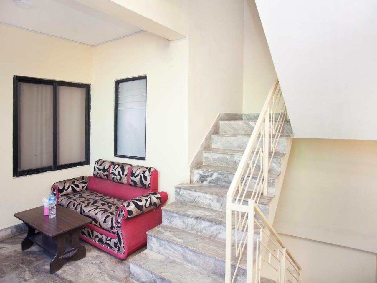 Oyo 341 Hotel Kusum Kohinoore Tokha Exterior foto