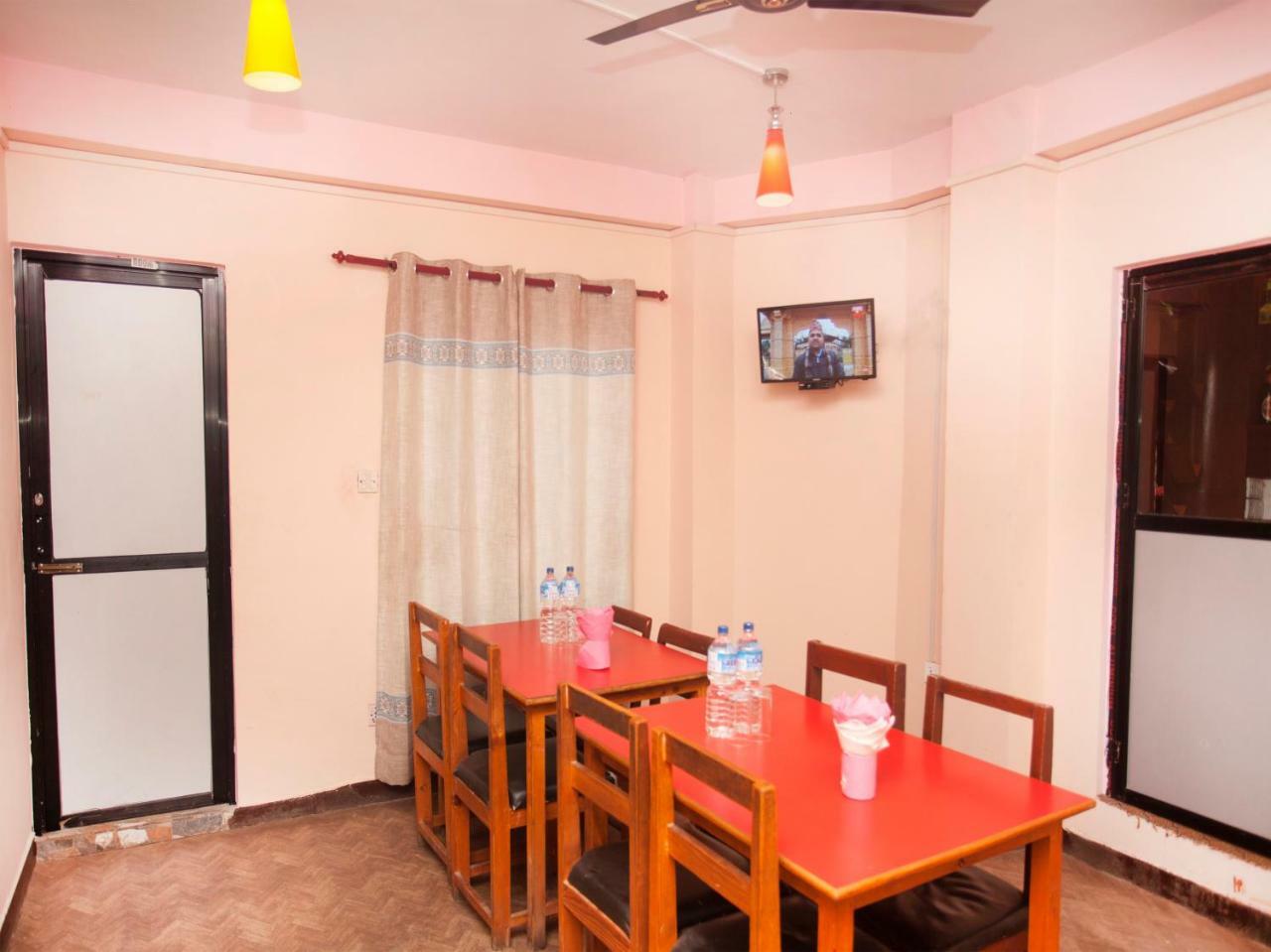 Oyo 341 Hotel Kusum Kohinoore Tokha Exterior foto