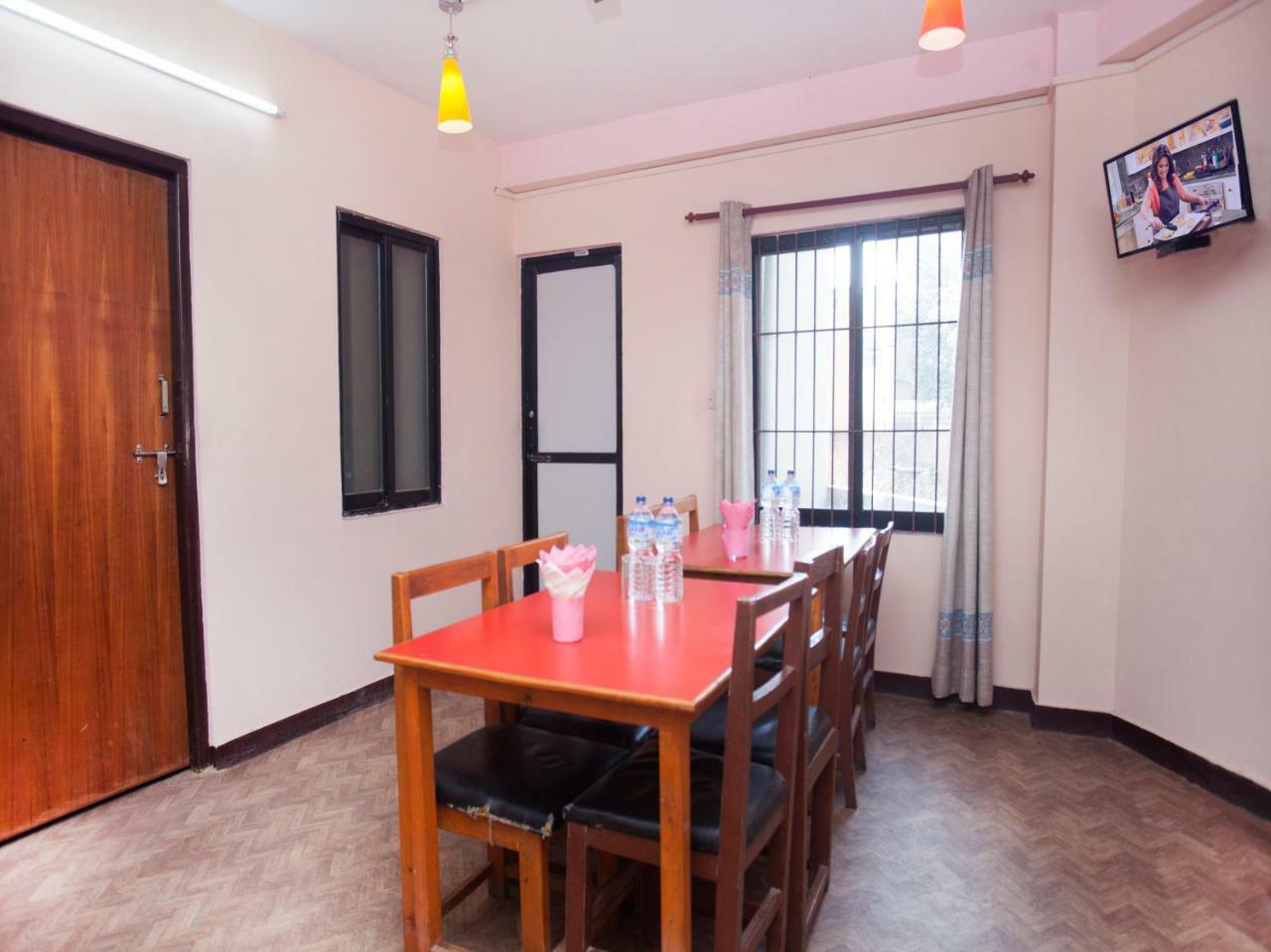 Oyo 341 Hotel Kusum Kohinoore Tokha Exterior foto
